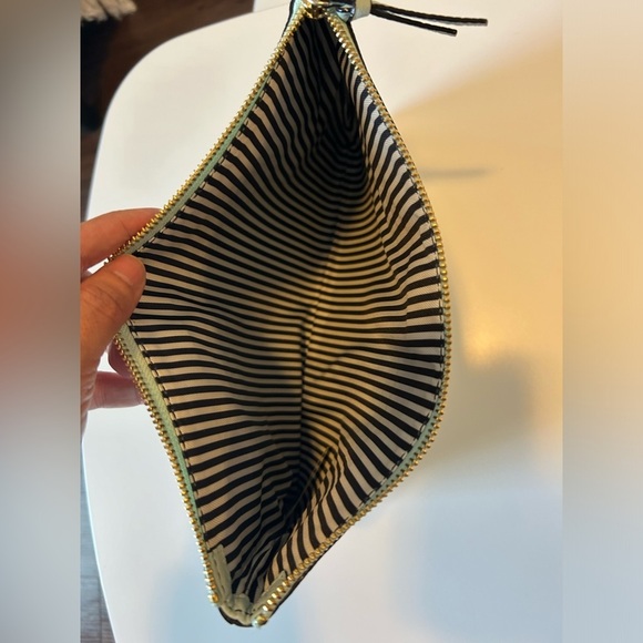 KATE SPADE NEW YORK Leather Clutch like new - Picture 6 of 9